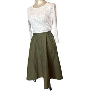 Uniqlo Women’s Olive color A-line skirt with pockets size Small Waist 26/27